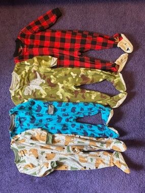Carter's fleece footed pajamas, Size 12 months (x4)